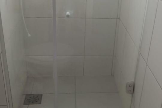 Banheiro de casa para alugar com 2 quartos, 75m² em Guaratiba, Maricá