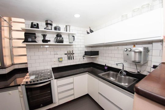 Cozinha de apartamento à venda com 2 quartos, 60m² em Engenho de Dentro, Rio de Janeiro