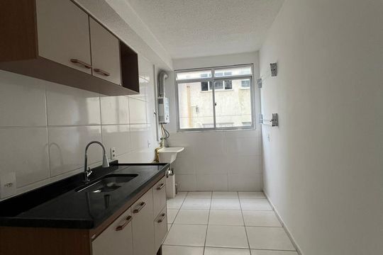 Cozinha de apartamento à venda com 2 quartos, 45m² em Tomás Coelho, Rio de Janeiro