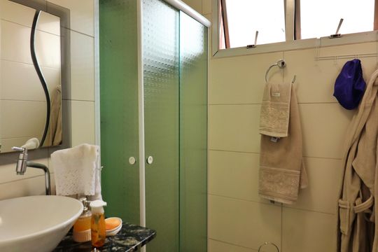 Banheiro Social de apartamento à venda com 2 quartos, 60m² em Demarchi, São Bernardo do Campo