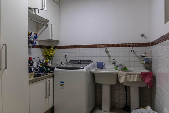 Casa 1 - Área de Serviço de casa à venda com 6 quartos, 487m² em Estoril, Belo Horizonte