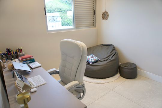 Apartamento à venda com 3 quartos, 92m² em Estoril, Belo Horizonte