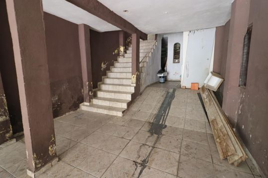 Garagem de casa à venda com 7 quartos, 500m² em Padroeira, Osasco