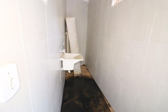 Área de Serviço 3 de casa à venda com 7 quartos, 500m² em Padroeira, Osasco