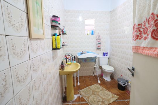 Banheiro de casa à venda com 7 quartos, 500m² em Padroeira, Osasco