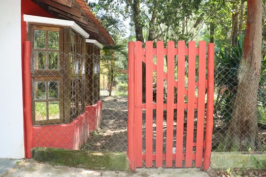 Casa para alugar com 2 quartos, 150m² em Caputera, Cotia