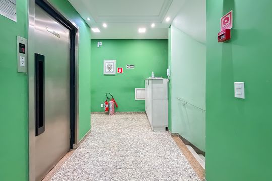 Hall de Entrada de apartamento para alugar com 2 quartos, 78m² em Liberdade, São Paulo