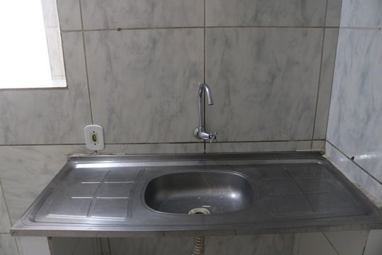 Cozinha e Área de Serviço de casa para alugar com 1 quarto, 35m² em Vila Ipojuca, São Paulo