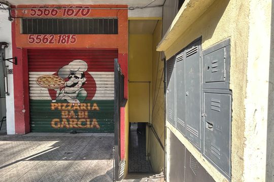 Fachada de casa para alugar com 1 quarto, 55m² em Vila Imperio, São Paulo