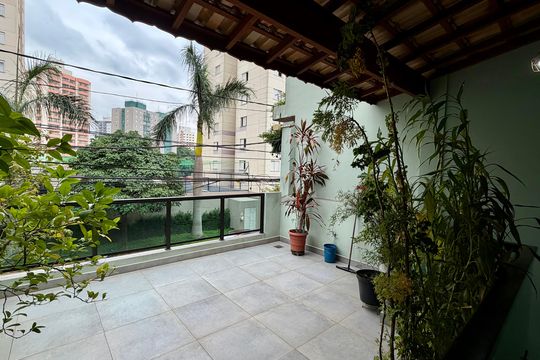 Varanda 1 de casa à venda com 3 quartos, 150m² em Jardim Ester Yolanda, São Paulo