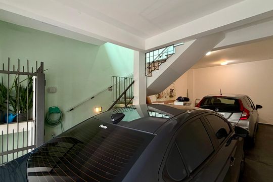 Garagem 3 de casa à venda com 3 quartos, 150m² em Jardim Ester Yolanda, São Paulo