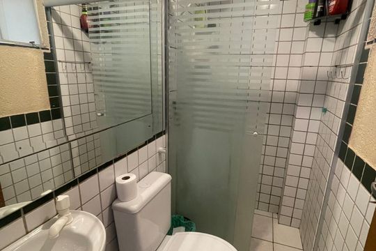 Banheiro de apartamento à venda com 1 quarto, 41m² em Ceilândia Sul (ceilândia), Brasília