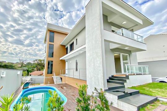 Área Externa de casa para alugar com 4 quartos, 597m² em Espírito Santo, Porto Alegre