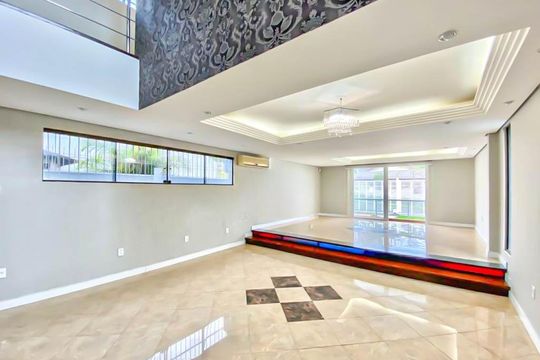 Casa para alugar com 4 quartos, 597m² em Espírito Santo, Porto Alegre