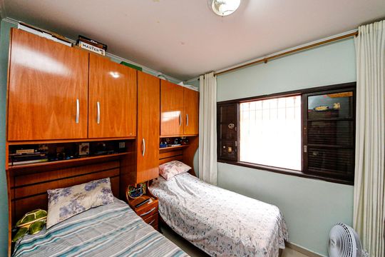 Casa à venda com 2 quartos, 99m² em Jardim Iva, São Paulo