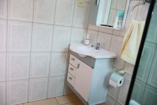 Banheiro  de casa à venda com 3 quartos, 156m² em Jardim Iva, São Paulo
