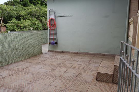 Varanda 2 de casa à venda com 3 quartos, 156m² em Jardim Iva, São Paulo