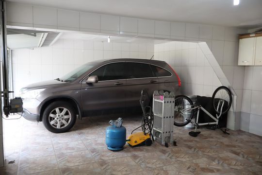Garagem de casa à venda com 3 quartos, 156m² em Jardim Iva, São Paulo