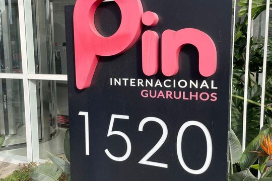 Fachada do Prédio  de apartamento à venda com 2 quartos, 36m² em Vila das Bandeiras, Guarulhos