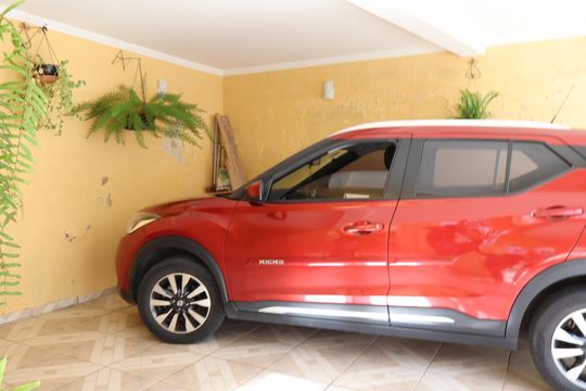 Garagem de casa à venda com 3 quartos, 180m² em Vila Sao Domingos, São Paulo