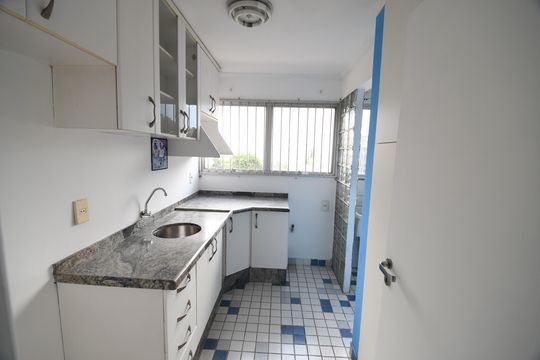 Cozinha de apartamento à venda com 1 quarto, 60m² em Bosque, Campinas