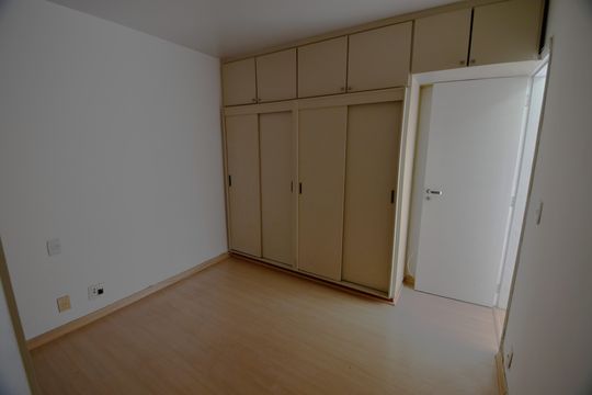 Quarto de apartamento à venda com 1 quarto, 60m² em Bosque, Campinas