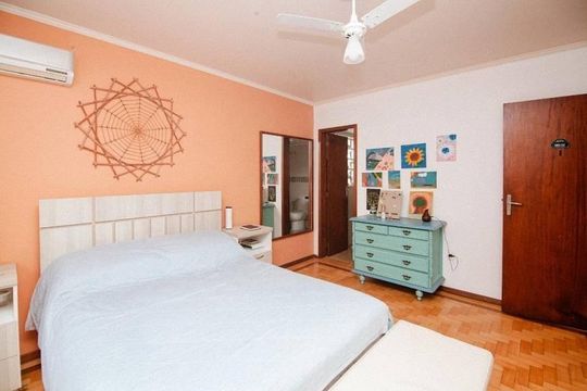 Quarto 1 de casa para alugar com 4 quartos, 580m² em Menino Deus, Porto Alegre