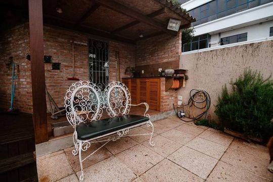 Área Externa  de casa para alugar com 4 quartos, 580m² em Menino Deus, Porto Alegre