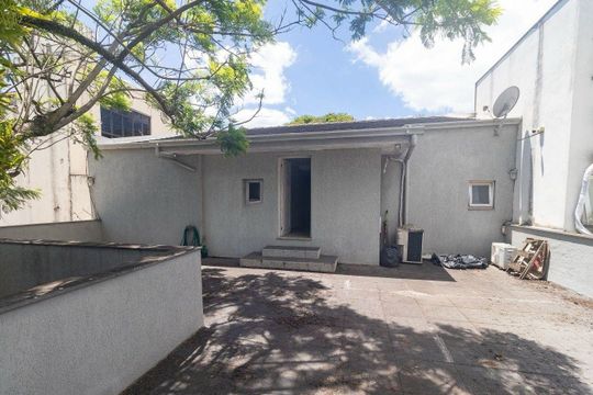 Área Externa  de casa para alugar com 3 quartos, 408m² em Navegantes, Porto Alegre