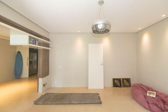 Sala  de casa para alugar com 3 quartos, 408m² em Navegantes, Porto Alegre