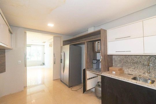 Cozinha  de casa para alugar com 3 quartos, 408m² em Navegantes, Porto Alegre