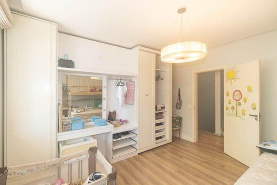 Quarto 1 de casa para alugar com 3 quartos, 408m² em Navegantes, Porto Alegre