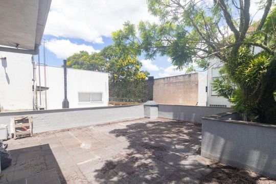 Área Externa  de casa para alugar com 3 quartos, 408m² em Navegantes, Porto Alegre