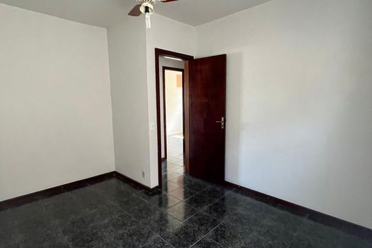 Quarto de casa à venda com 5 quartos, 321m² em Curicica, Rio de Janeiro