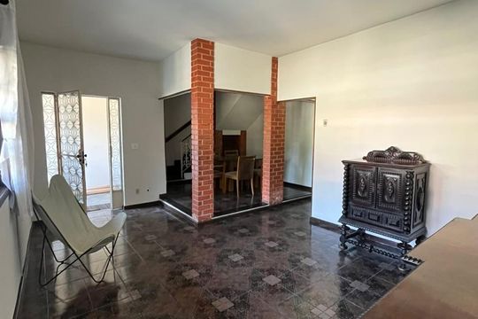 Sala de casa à venda com 5 quartos, 321m² em Curicica, Rio de Janeiro