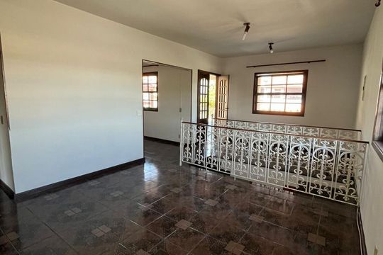 Segunda sala de casa à venda com 5 quartos, 321m² em Curicica, Rio de Janeiro