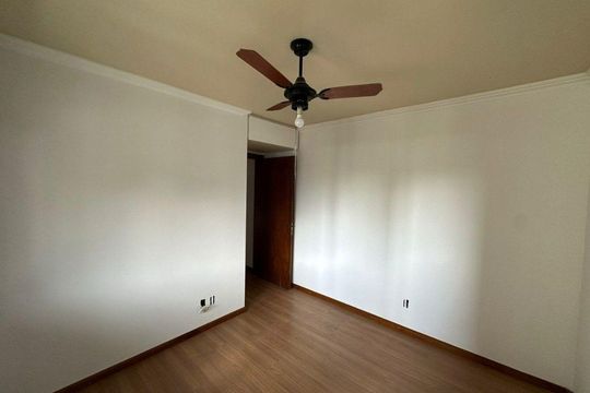 Quarto 1 de apartamento para alugar com 3 quartos, 134m² em Mont’Serrat, Porto Alegre