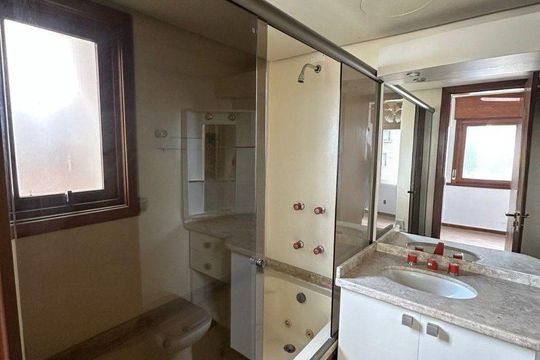 Banheiro 1 de apartamento para alugar com 3 quartos, 134m² em Mont’Serrat, Porto Alegre