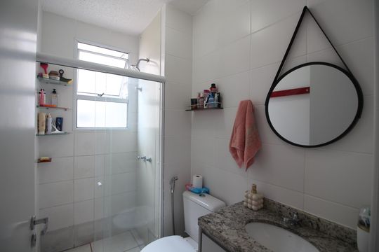 Banheiro de apartamento à venda com 2 quartos, 46m² em Taquara, Rio de Janeiro