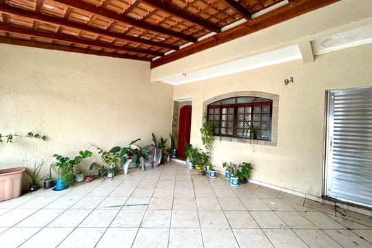 Garagem de casa à venda com 3 quartos, 160m² em Gopouva, Guarulhos