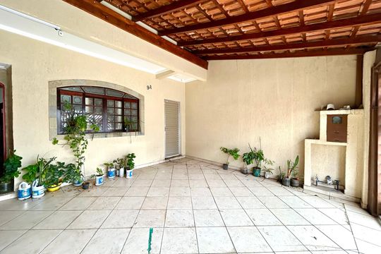 Garagem de casa à venda com 3 quartos, 160m² em Gopouva, Guarulhos