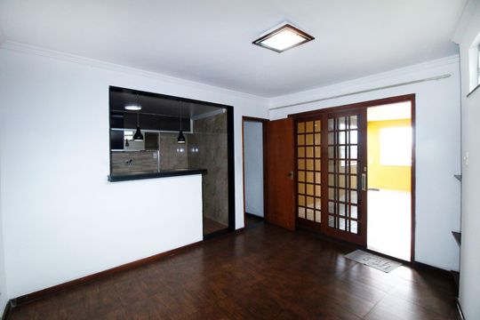Casa para alugar com 2 quartos, 100m² em Pavuna, Rio de Janeiro