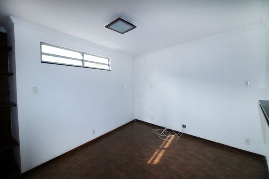 Sala de casa para alugar com 2 quartos, 100m² em Pavuna, Rio de Janeiro