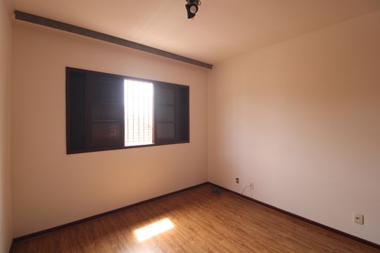 Quarto 2 de casa à venda com 3 quartos, 168m² em Jardim Umuarama, São Paulo