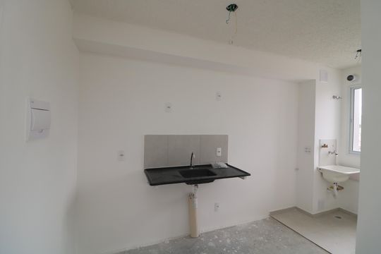 Cozinha de apartamento para alugar com 2 quartos, 42m² em Vila Ema, São Paulo