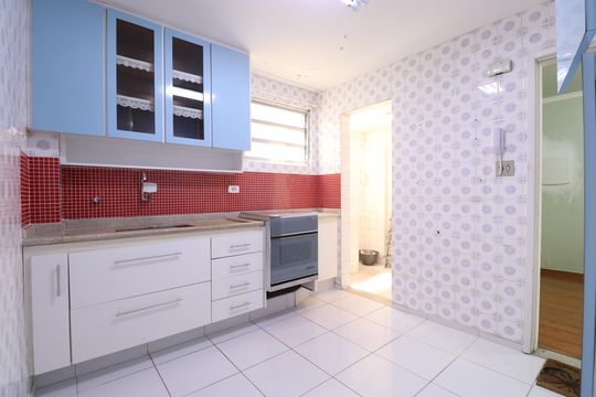 Cozinha e Área de Serviço de apartamento à venda com 2 quartos, 60m² em Lapa, São Paulo