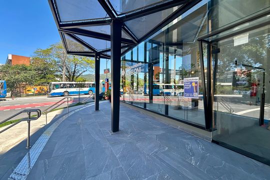 Fachada de apartamento para alugar com 1 quarto, 66m² em Trindade, Florianópolis