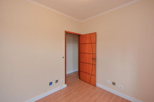 Casa à venda com 3 quartos, 310m² em Jardim Pedreira, São Paulo