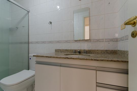 Banheiro de apartamento à venda com 1 quarto, 45m² em Ipiranga, São Paulo