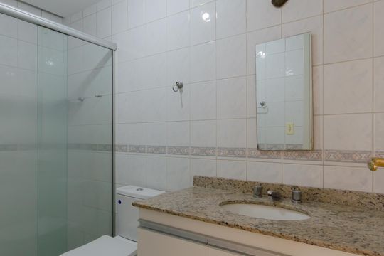 Banheiro de apartamento à venda com 1 quarto, 45m² em Ipiranga, São Paulo